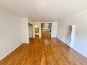 Building Photo - 362 N San Vicente Blvd