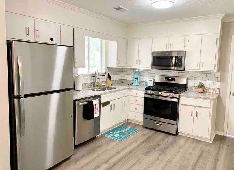 Building Photo - 1342 Country Downs Dr