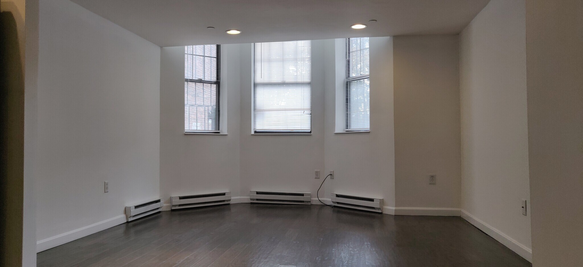 Building Photo - 104 Queensberry St
