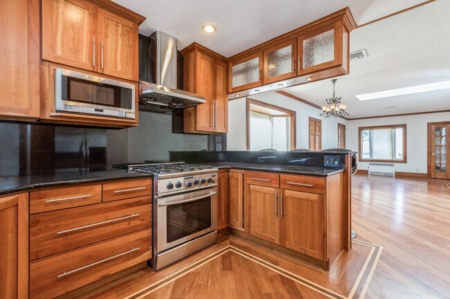 Building Photo - 34 Glenview Terrace