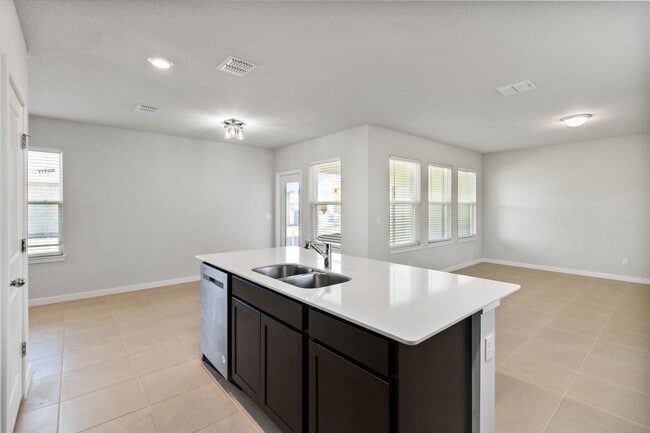 Building Photo - Beautiful 4/3 w/ Loft Energy Efficient Home for Rent in St. Cloud