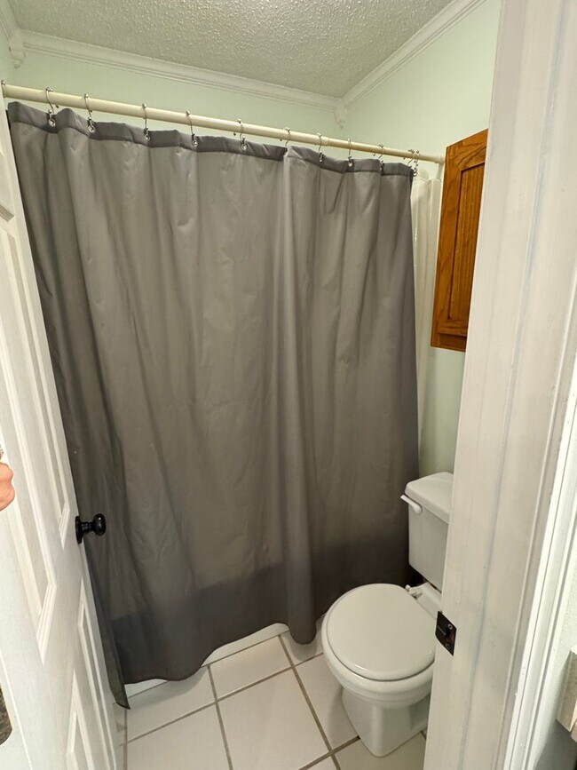 Building Photo - GREAT COMMUTE LOCATION!