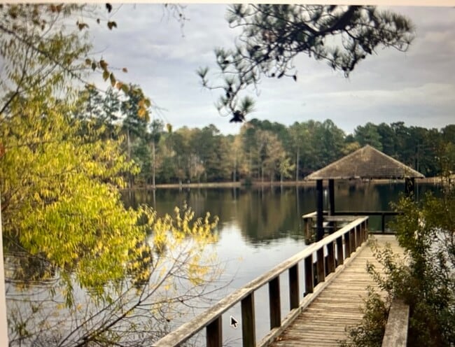 Building Photo - 19 Woodpond Ct