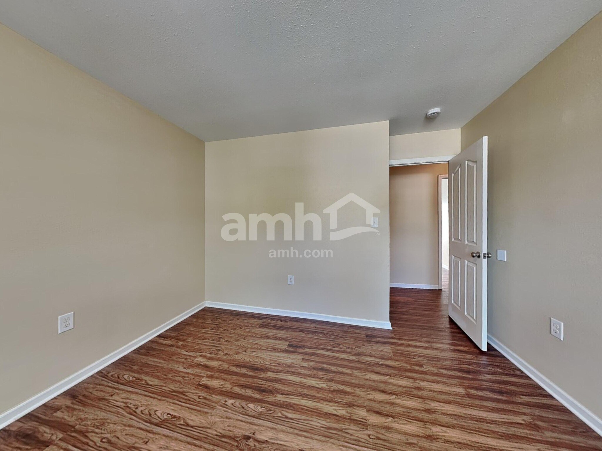 Building Photo - 1410 River Run Rd