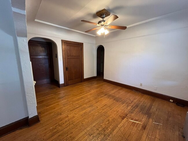 Building Photo - 4573 S Lake Dr