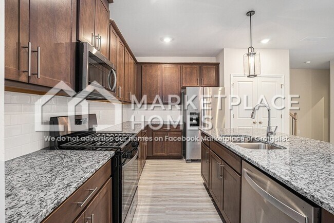 Building Photo - 2105 Avalon Rdg