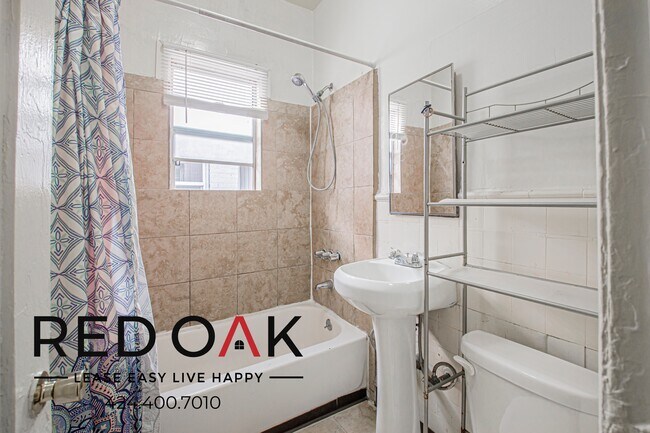 Building Photo - 302 Alexandria Ave