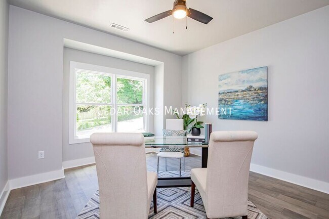 Building Photo - 118 E Mountain St