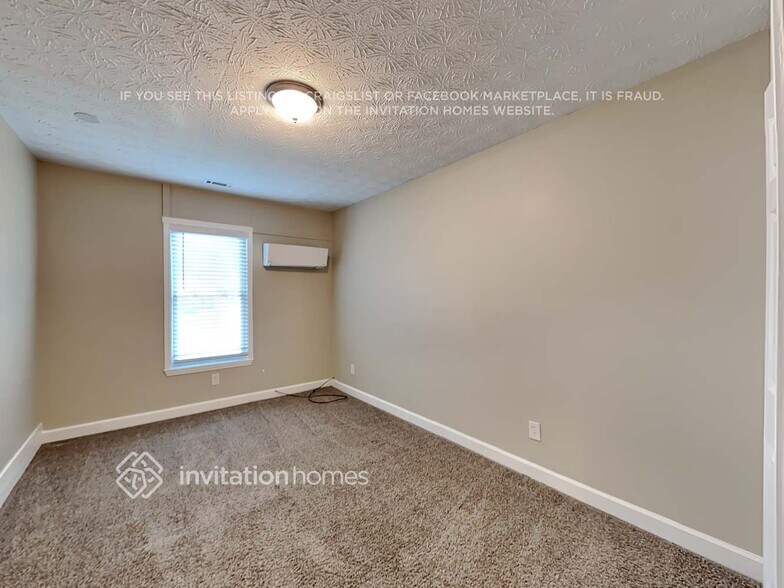 Building Photo - 30 Sable Cir