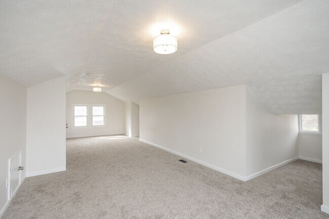 Building Photo - 301 Lutie St