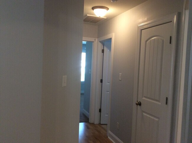 Building Photo - New Bern Family Home 3 bedroom with FROG