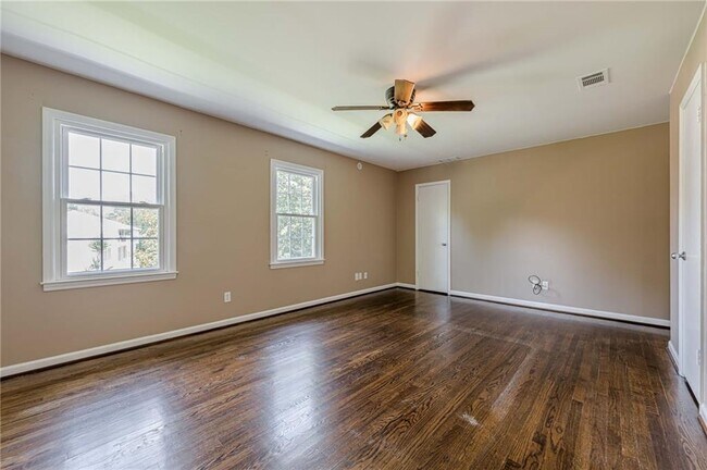 Building Photo - 385 Stonebridge Trail