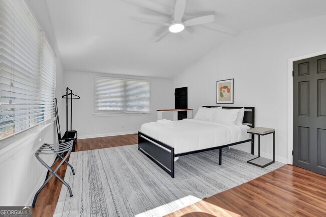 Building Photo - 3474 Hildon Cir