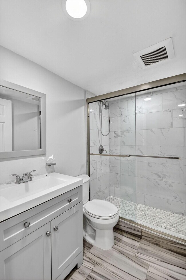 Building Photo - 2200 Springdale Blvd