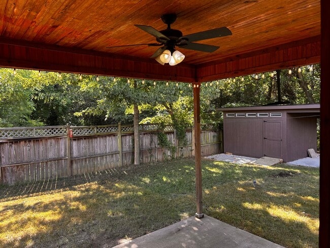 Primary Photo - 3 Bedroom 2 Bathroom home. Available NOW!