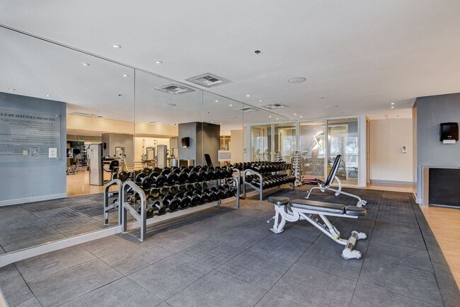 Building Photo - Fully Furnished 2 Bedroom 2 Bath High Rise with Strip Views