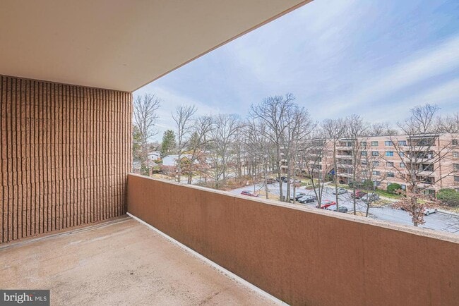 Building Photo - 2903 Fallstaff Rd