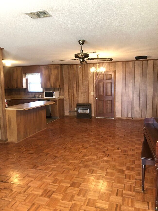 Building Photo - 812 Glenwood Rd