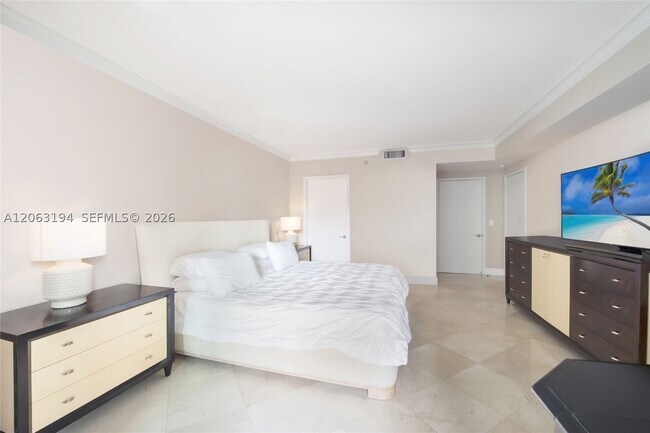 Building Photo - 3400 SW 27th St