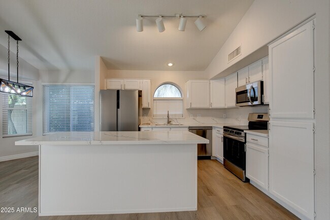 Building Photo - 9859 W Potter Dr