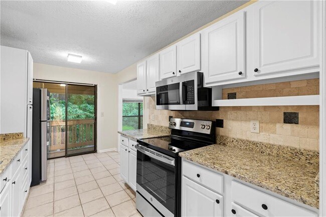 Building Photo - 5137 Roswell Rd NE