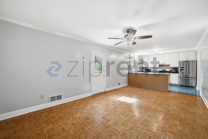 Building Photo - 2351 Emerald Falls Dr