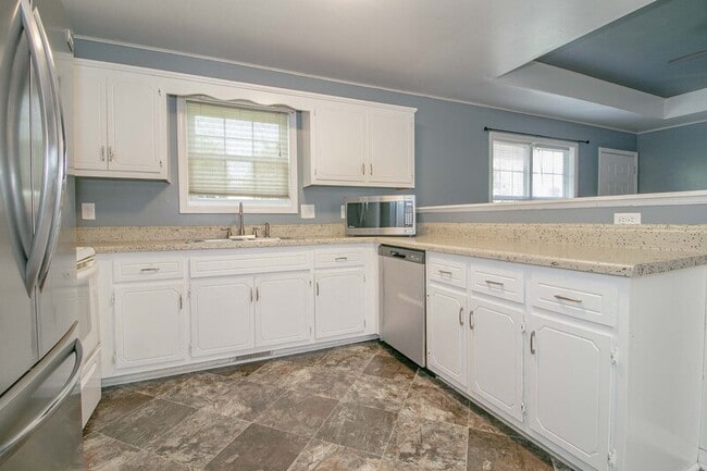 Building Photo - 1634 Hannibal Dr