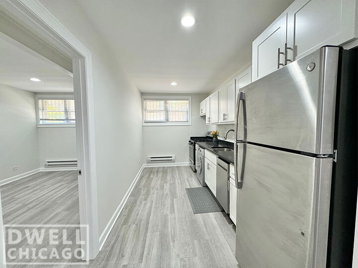 Primary Photo - 719 W Roscoe St