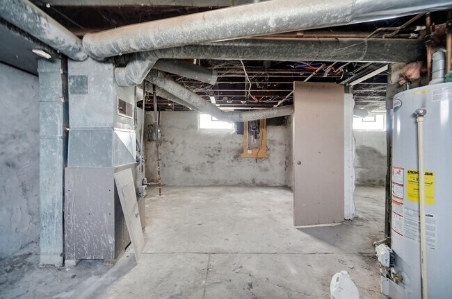Building Photo - 413 Lockwood Ave
