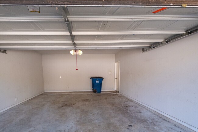Building Photo - 17039 Amarose Dr