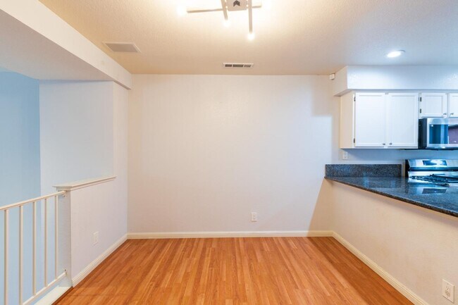 Building Photo - 4097 Alder Terrace