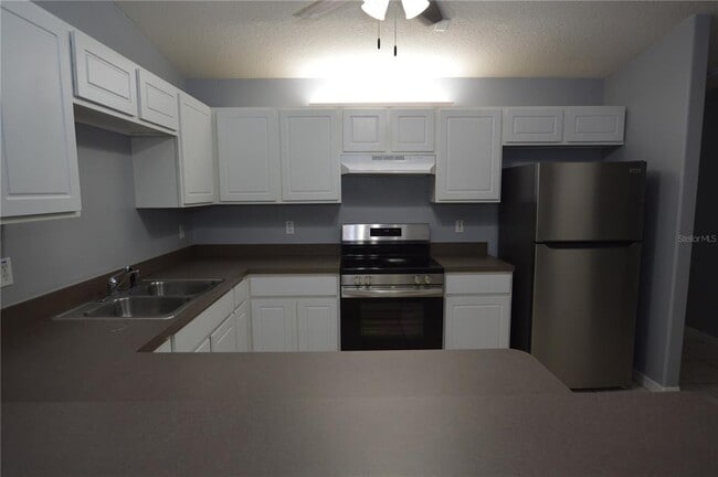 Building Photo - 42 Farmsworth Dr