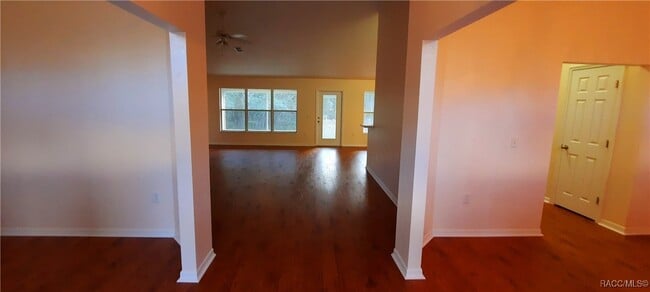 Building Photo - 9 Elder Ct W