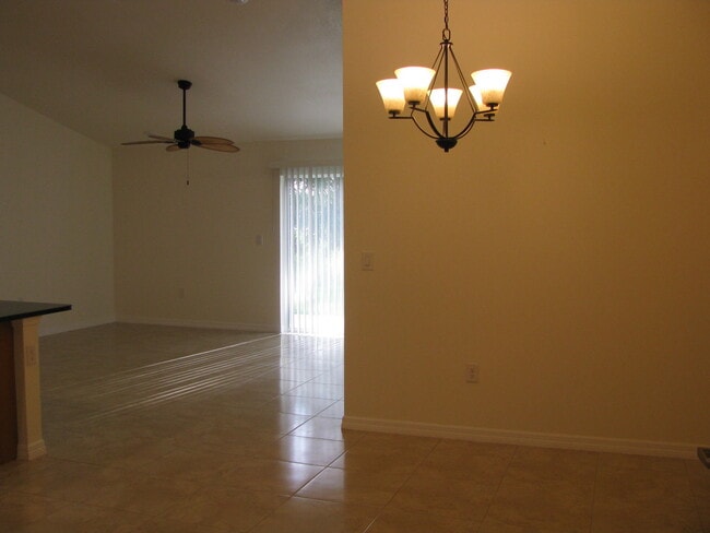 Building Photo - 1213 Oceanic Rd