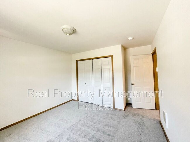 Building Photo - 1427 Virginia Ave