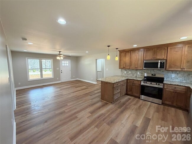 Building Photo - 1296 Micol Rd