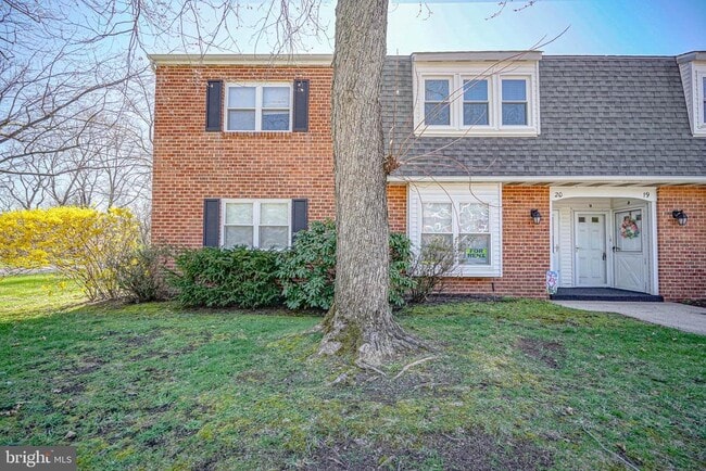 Building Photo - 20 Deborah Ln