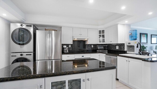 Building Photo - 3550 Galt Ocean Dr