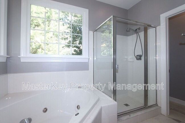 Building Photo - 4924 Olde Millcrest Ct