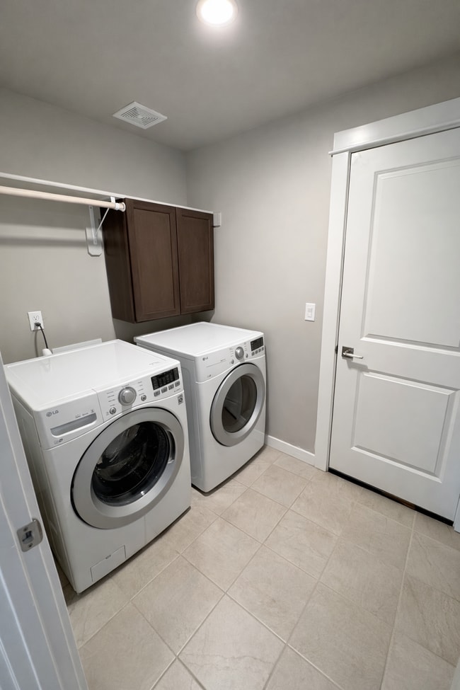 Building Photo - 1901 E Porter St