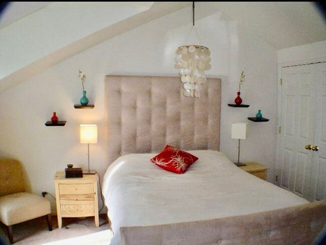 Building Photo - Glenwood Springs Townhouse