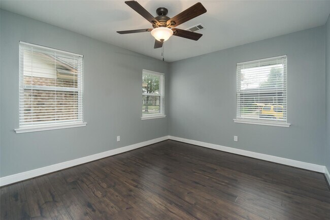 Building Photo - 8326 Hazen St