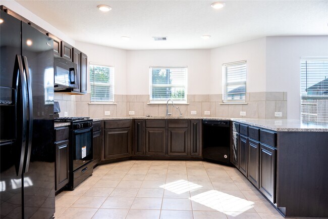 Building Photo - 623 Ash Mill Dr