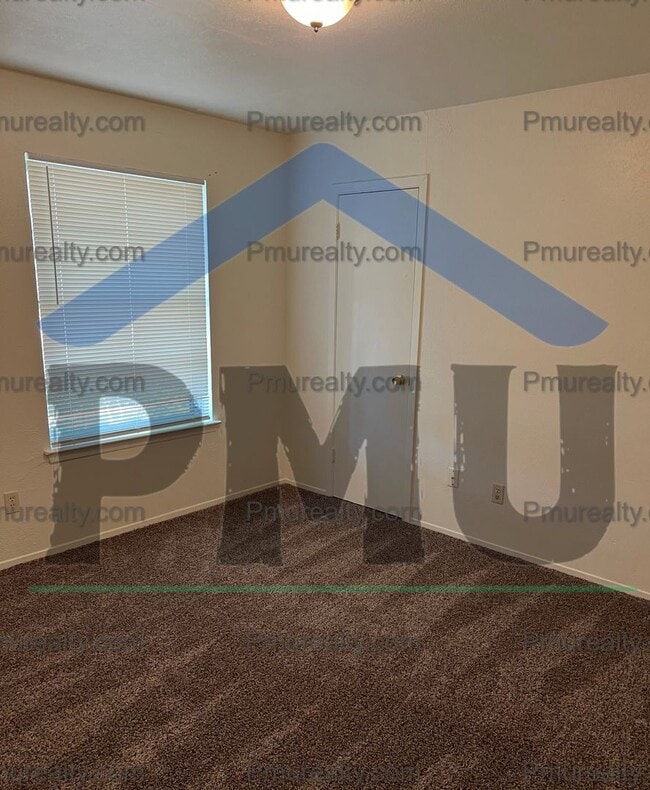 Building Photo - AVAILABLE NOW!!! Charming 3 Bed 1.5 Bath i...