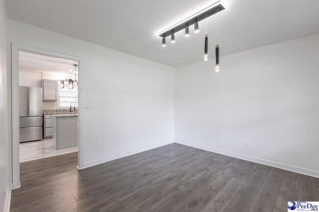 Building Photo - 2318 W Heron Dr