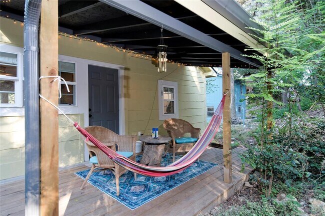 Building Photo - 835 Old Ranch Rd 12