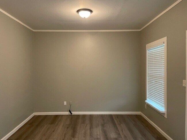 Building Photo - Newly remodeled, one-bedroom, one-bathroom...