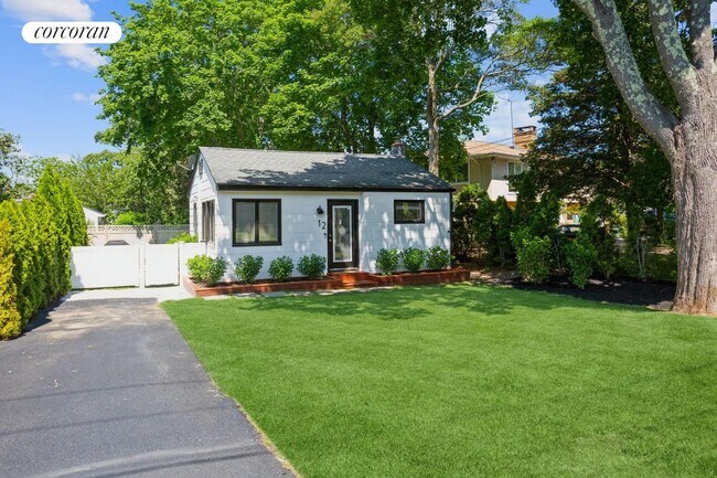 Building Photo - 12 Penny Ln