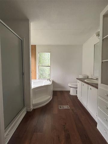Building Photo - 541 Simmons Dr