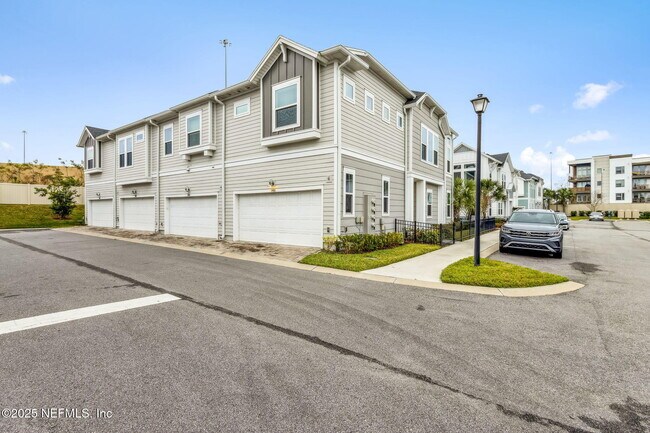 Building Photo - 11484 Gully Ct